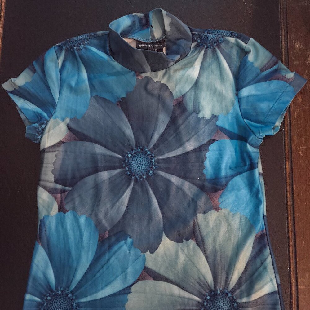 No Boundaries Y2K vintage blue flower shirt size small